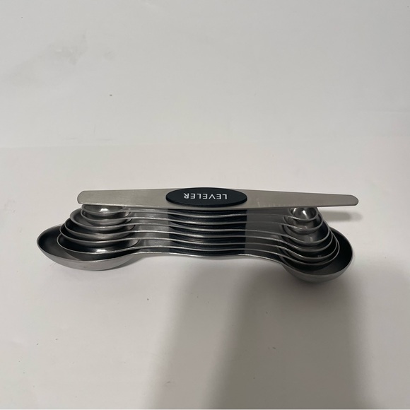 8 PC Stainless Steel Magnetic Measuring Spoons and Leveler Set - Picture 8 of 13